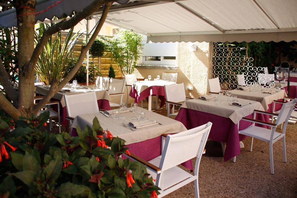 Chez Terrassier - Logis Hotels - Hotel Et Restaurant Vaissac Esterno foto